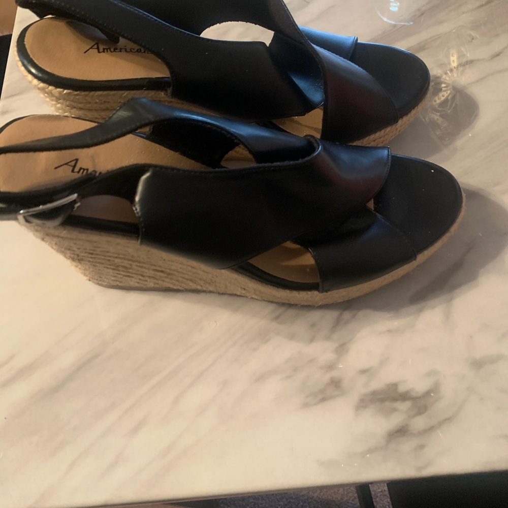 Shoes - Picture 3 of 4